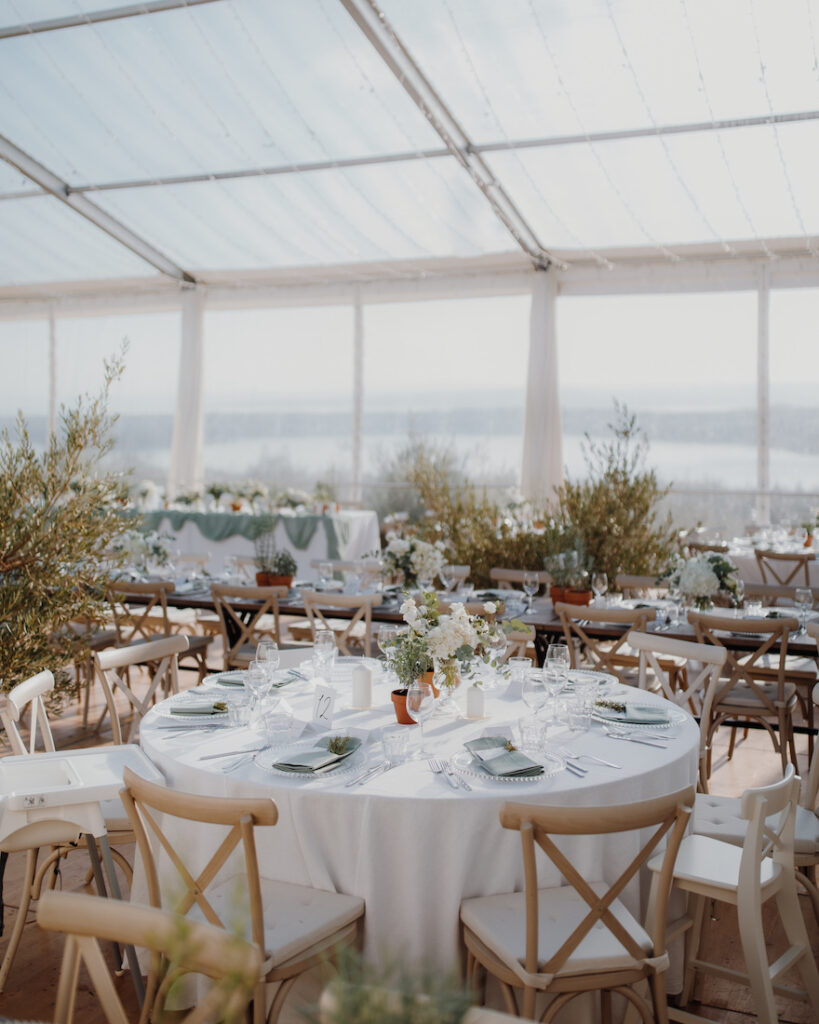 Altera event tent in Ulika Maslinik Punat, decor by Floristokracija.